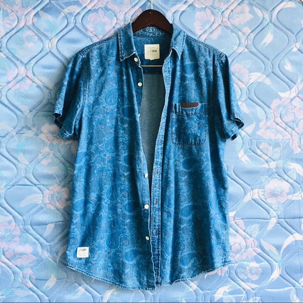 Lira Button Up
